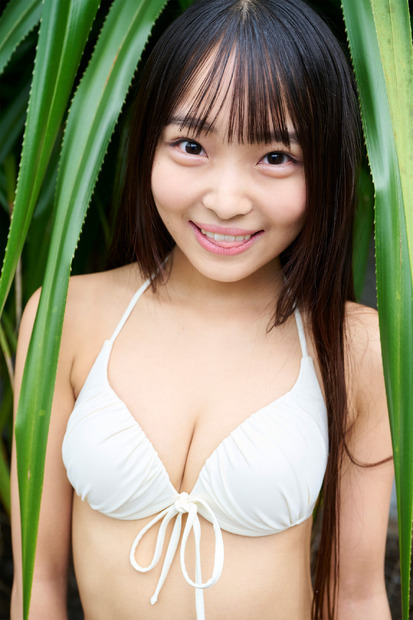 『SPA!デジタル写真集　堀りま「歌って踊るばぶ尻天使」』（扶桑社）誌面カット