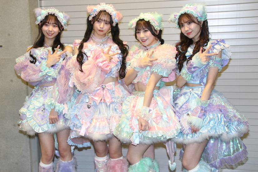 （左から）松田美里・三品瑠香・廣川奈々聖・小玉梨々華【撮影／平木昌宏】