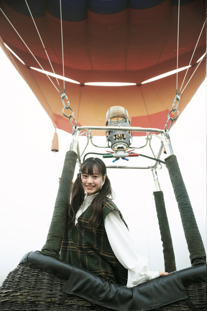 仲村悠菜の1st写真集『17。』（小学館）撮影：熊木 優