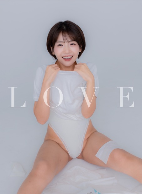 佐々木萌香の新作デジタル写真集『leotard girl』　（C）2025 As.