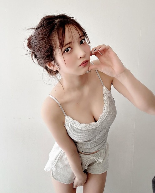 黒嵜菜々子（写真は黒嵜菜々子の公式インスタグラムから）※所属事務所に掲載許諾をもらってます