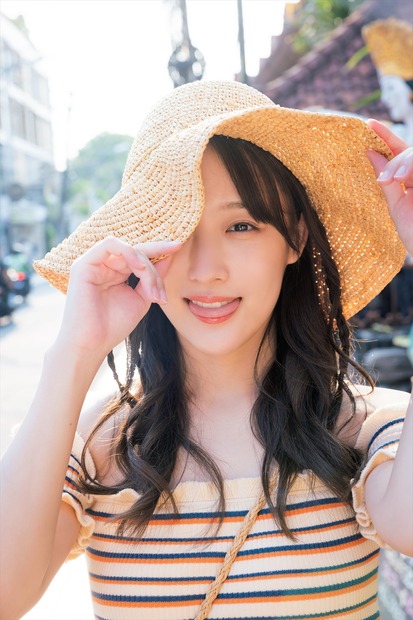 SKE48・鎌田菜月の初写真集『やさしい日差し』 (C)KADOKAWA (C)Zest, Inc. PHOTO/田中智久