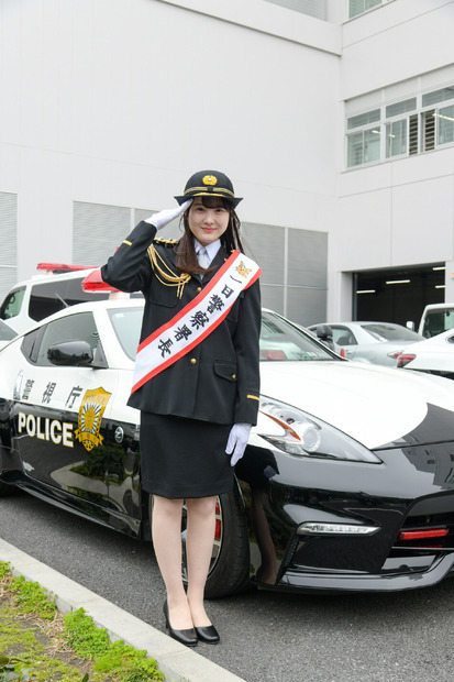 東京・板橋区の志村警察署一日署長に就任した本田紗来