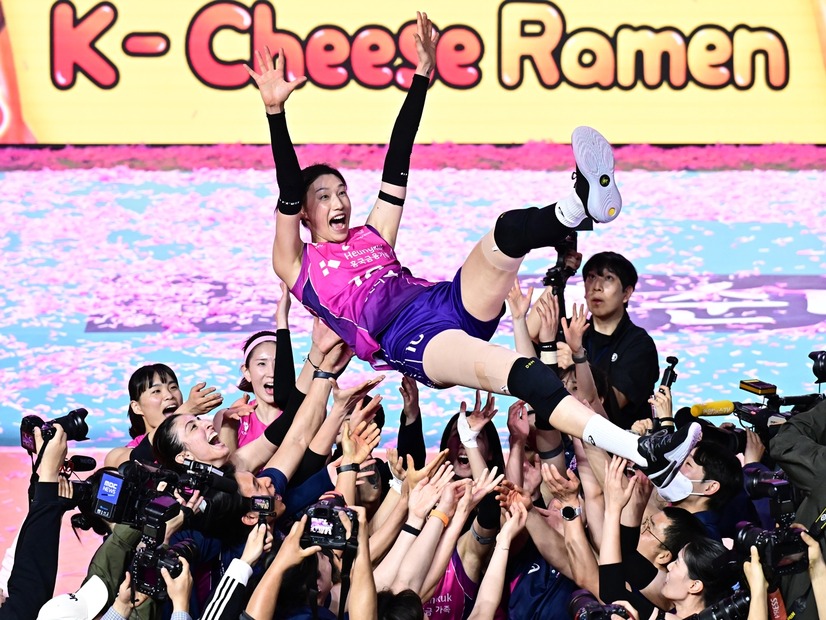 韓国女子バレーの一時代築いたキム・ヨンギョンが現役生活21年に幕 「女帝」と呼ばれた37歳、優勝＆MVPで華麗なる引退