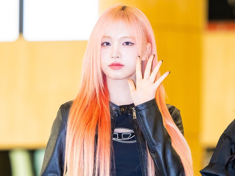 来日公演間近のIVE・リズ、春らしいピンク髪で少女時代・テヨンの名曲『Baram X 3』をカバー