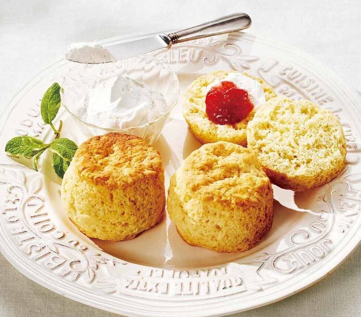 ［札幌］Ｋ．Ｌ．Ｉ．Ｍ SCONELABO／濃厚ミルクスコーン（１個）378円