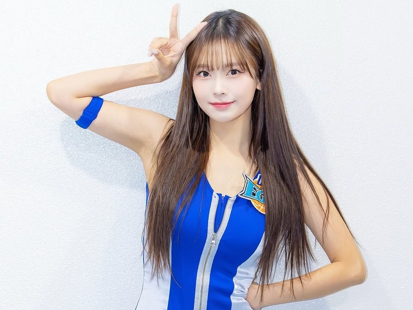 韓国20歳サッカーチアが福岡旅行！“腹チラ”ミニスカ私服に絶賛「アイドルだ」「可愛すぎ！」【PHOTO】
