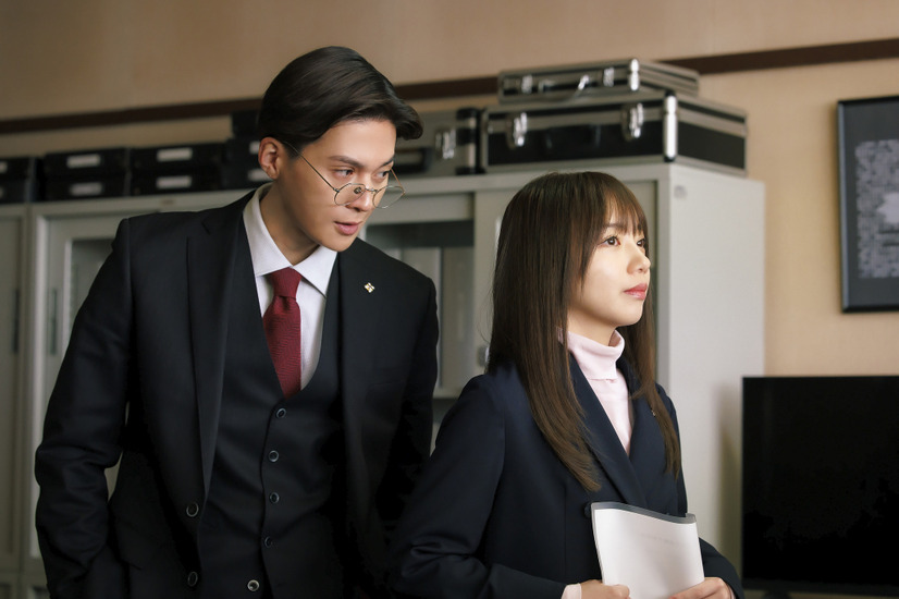 『あやしいパートナー』第1話先行カット　(C)「あやしいパートナー」製作委員会・MBS