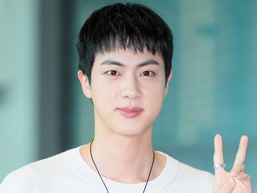 BTS・JIN、5月にソロカムバックと現地報道　初のNetflixバラエティ出演など幅広い活躍