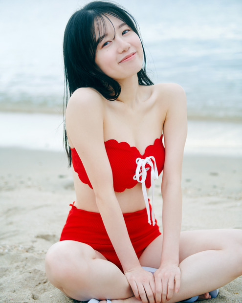 AKB48・正鋳真優の初写真集『付き合ってください』　(C)双葉社・撮影/北浦敦子