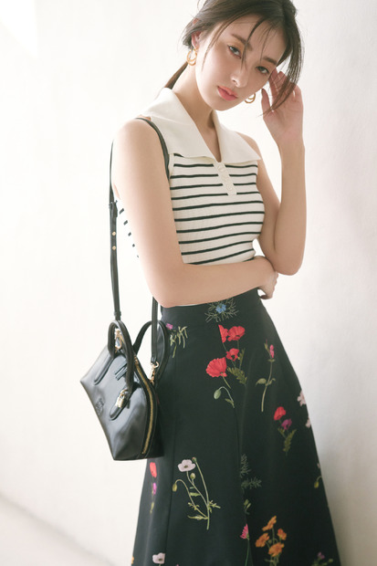 宮本茉由が着こなす、「2025 SUMMER　COLLECTION」
