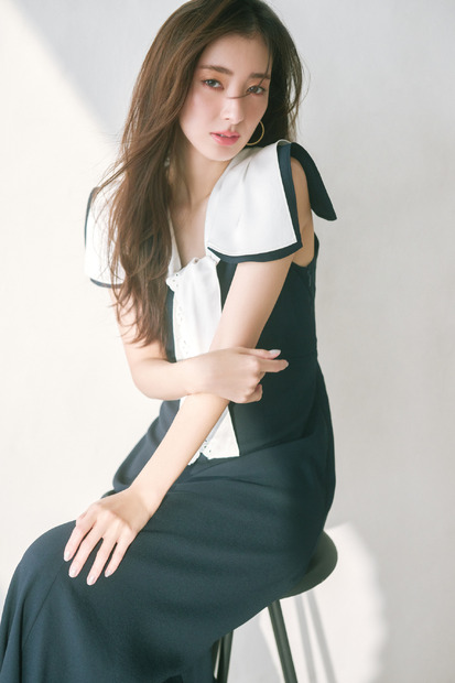 宮本茉由が着こなす、「2025 SUMMER　COLLECTION」