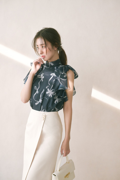 宮本茉由が着こなす、「2025 SUMMER　COLLECTION」