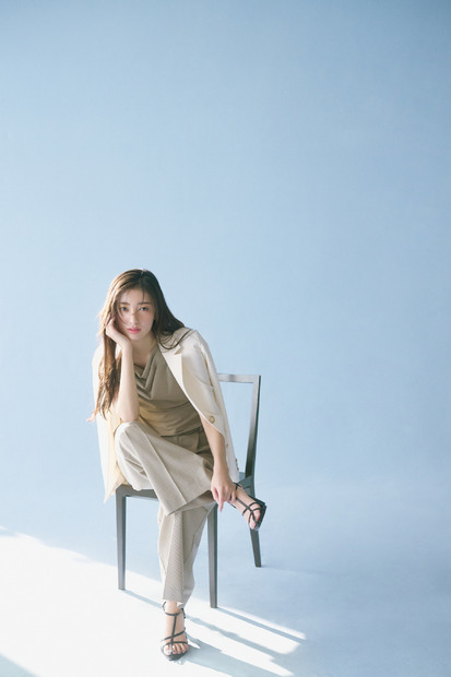 宮本茉由が着こなす、「2025 SUMMER　COLLECTION」