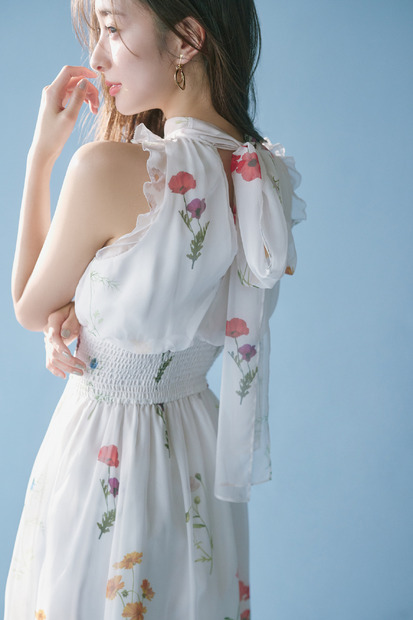 宮本茉由が着こなす、「2025 SUMMER　COLLECTION」