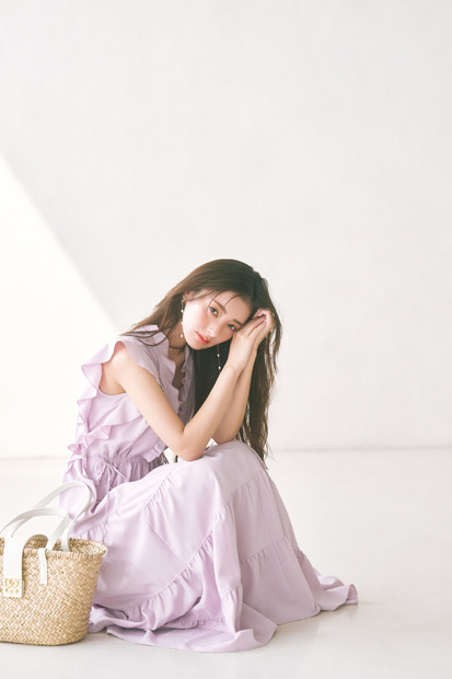 宮本茉由が着こなす、「2025 SUMMER　COLLECTION」
