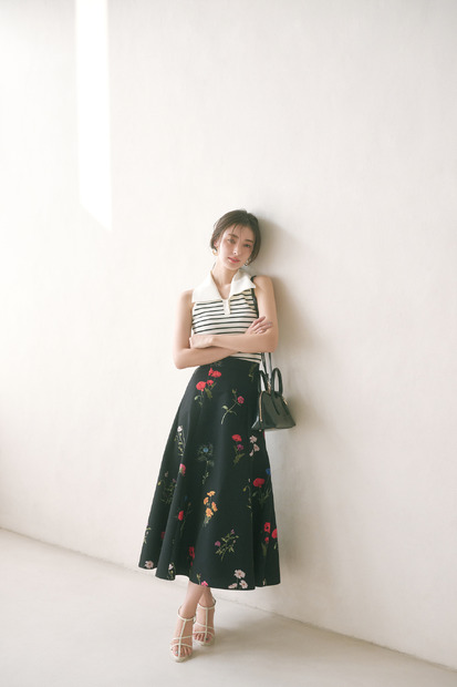 宮本茉由が着こなす、「2025 SUMMER　COLLECTION」