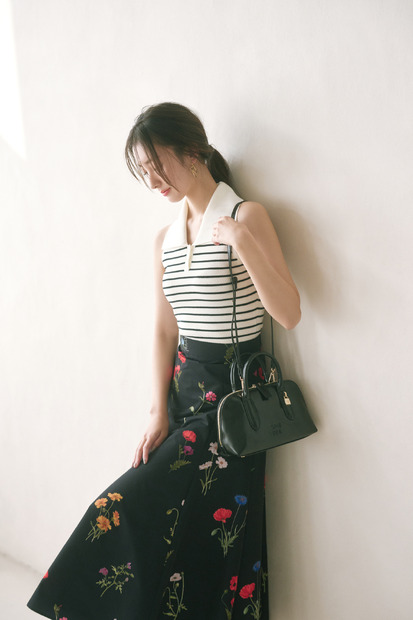 宮本茉由が着こなす、「2025 SUMMER　COLLECTION」