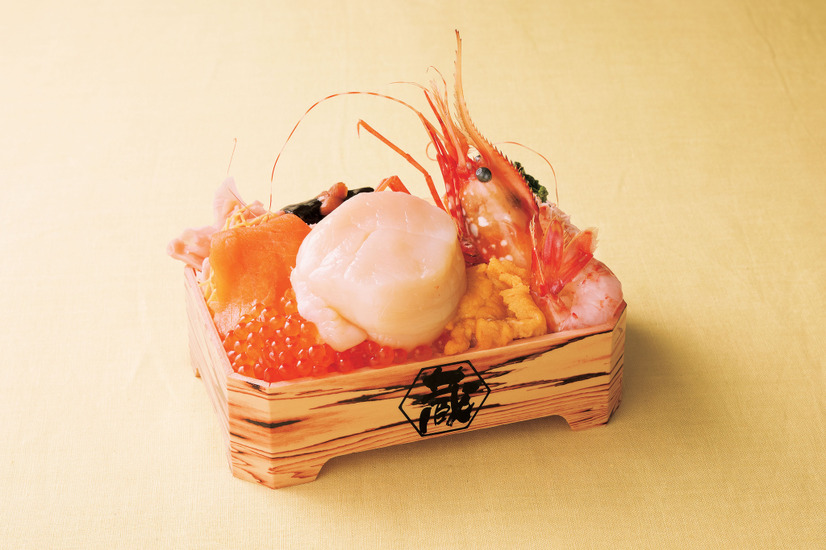 蔵「ジャンボ帆立と特大ボタンエビの豪快弁当」3,564円
