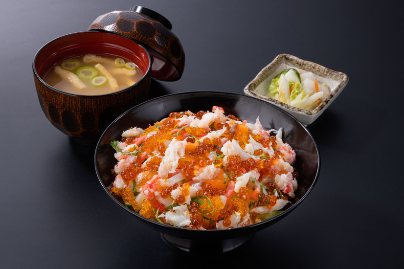 オホーツク丼　１,６９０円（税込１,８５９円）