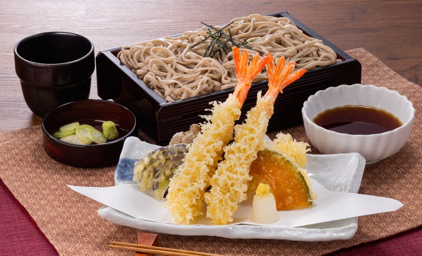 大えび天せいろ北海道そば　１,６９０円（税込１,８５９円）
