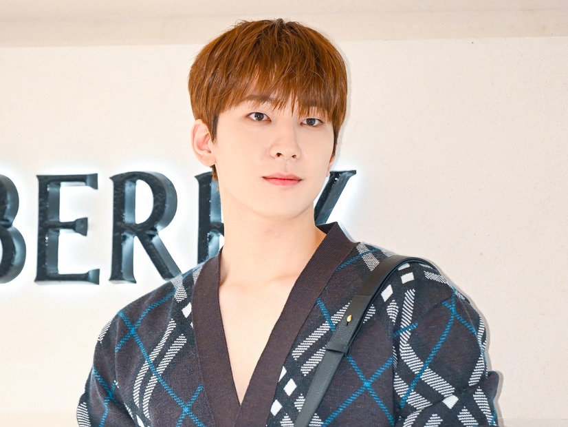SEVENTEEN・ウォヌ、兵役中でも変わらぬ存在感！日本のファッション誌で“クールな魅力”を披露【PHOTO】