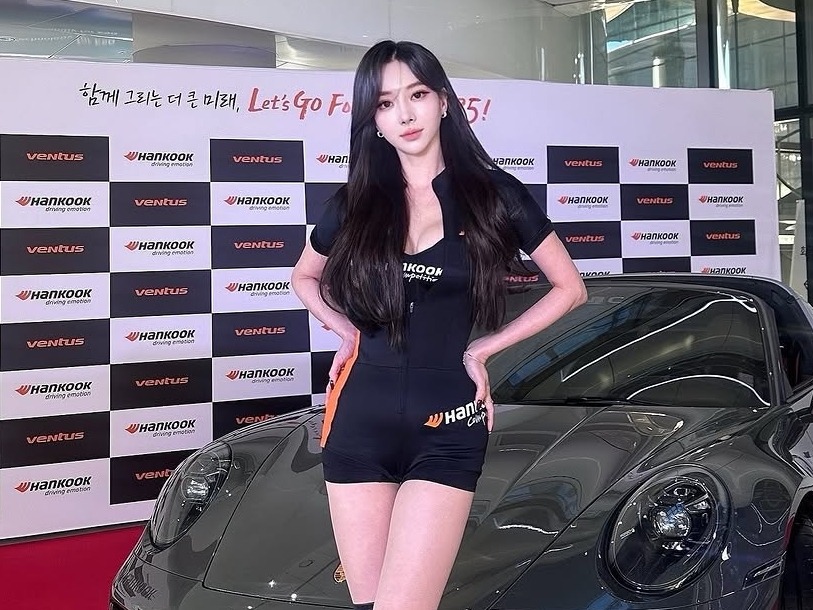 韓国の美しきレーシングモデル、“マネキン級”の長身スタイルに釘付け…「人形かと思った」絶賛続々【PHOTO】