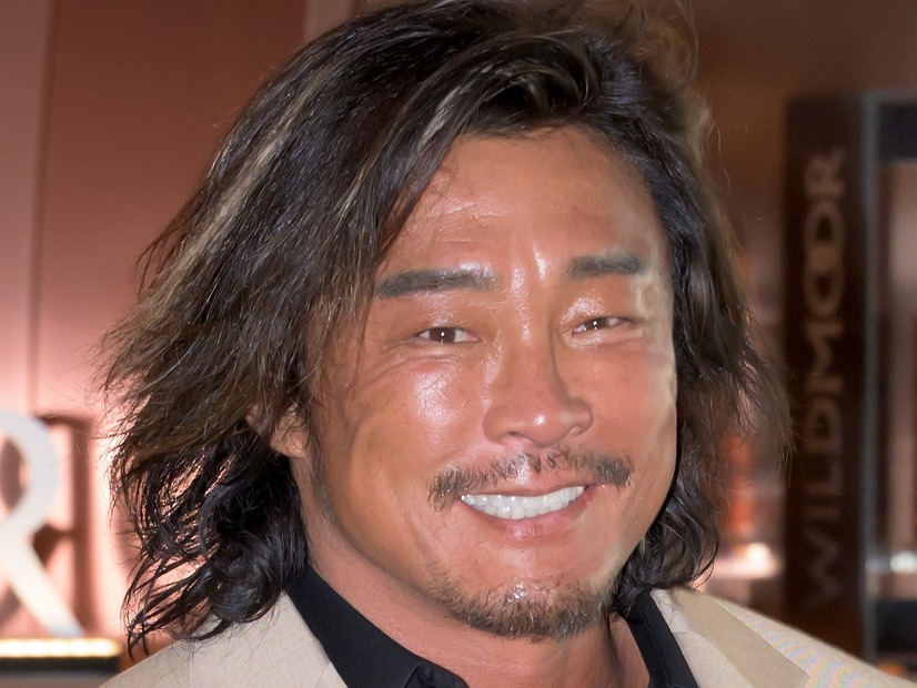 年下俳優も「兄さん長生きして」と心配するほど…秋山成勲の“亡き父へ捧げた言葉”に再び注目
