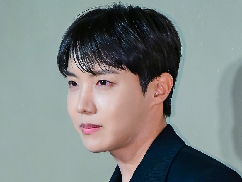 BTS・J-HOPE、展示会『AND WHAT？』でたどるソロの軌跡