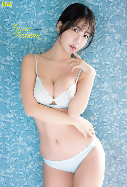 天羽希純の両面ピンナップポスター