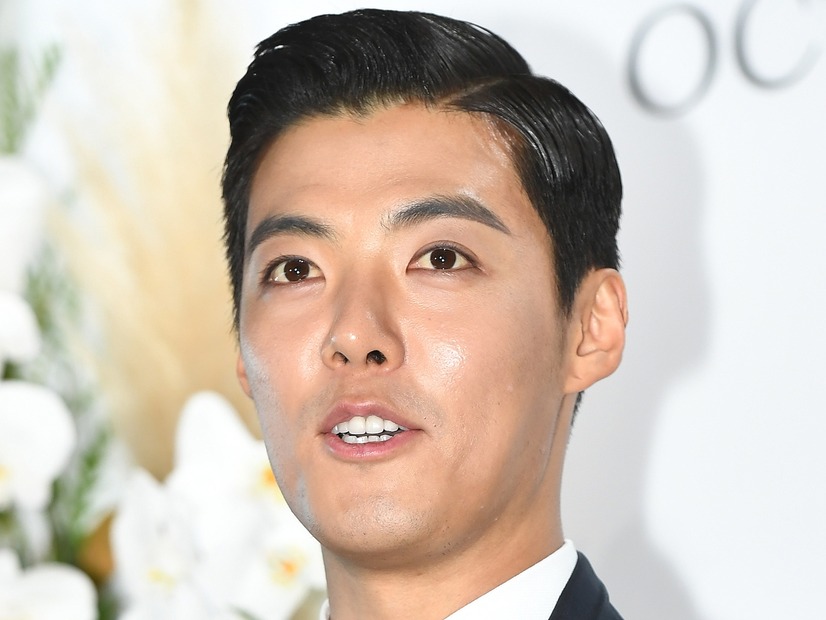 “日本国籍を放棄”して韓国人になった男性歌手、元五輪スケーターの妻に頭が上がらない理由語る