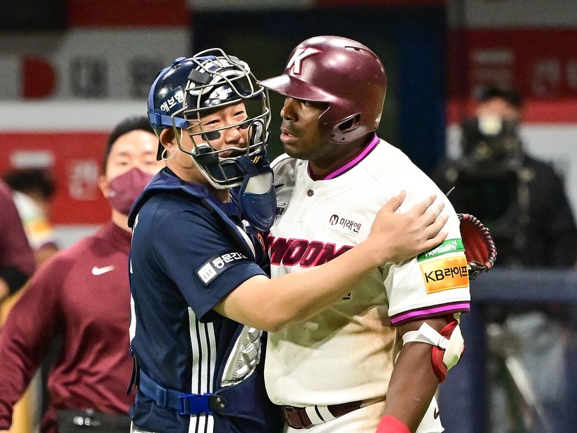 韓国プロ野球で乱闘寸前の“死球パレード”勃発！「1試合で5死球」大荒れ騒動の顛末は…
