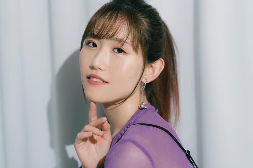 新田新奈：長谷川育美