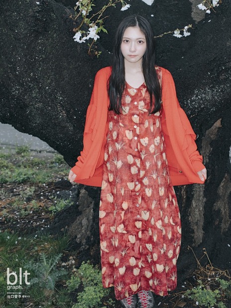 「blt graph.vol.111」別冊付録：谷口愛季（櫻坂46）　特大ポスター②