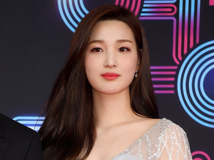 「子どもを捨てた母親」かつて“最年少アイドル夫婦”だったユルヒ、離婚後の葛藤を語る