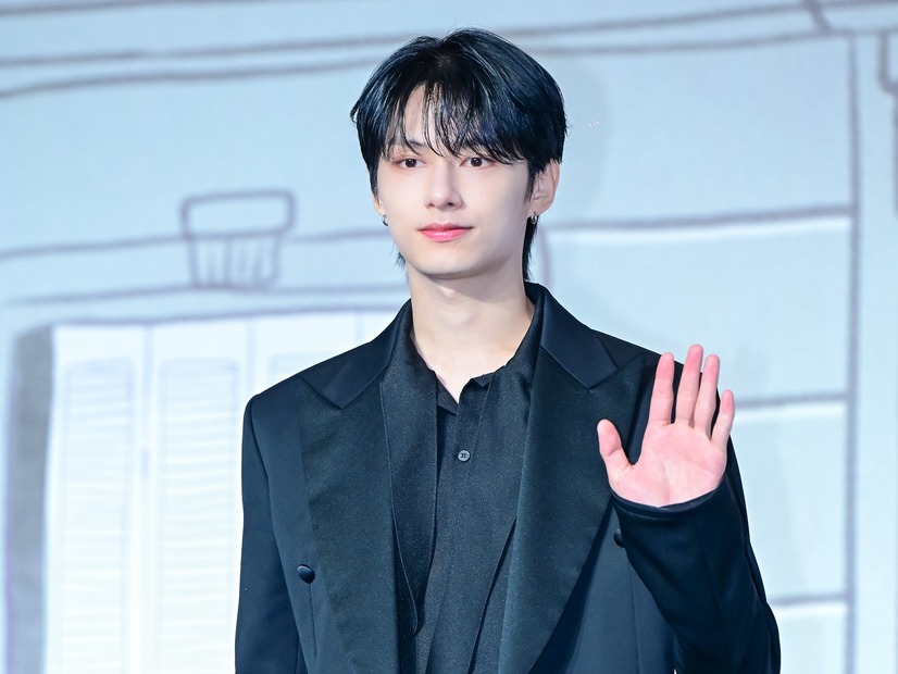 SEVENTEEN・ジュン、少女漫画から飛び出してきた金髪学ラン姿「1軍男子すら度肝抜く」【PHOTO】
