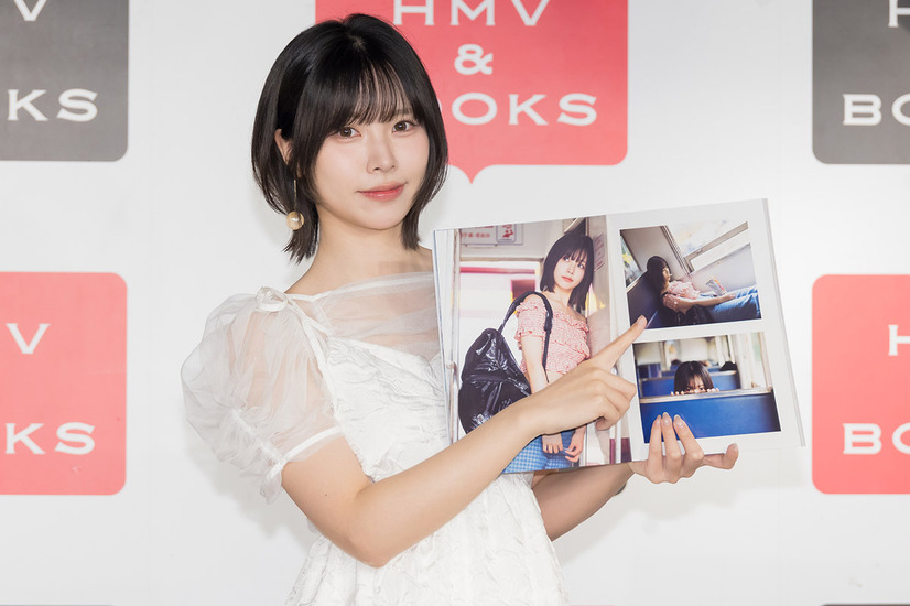 『Liyuu 2nd写真集 ヒトミ』（KADOKAWA）発売記念イベント　合同取材の様子