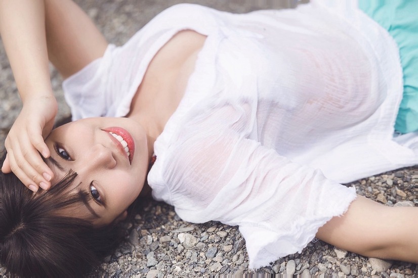 『たにりか（谷梨花）153cm  1stデジタル写真集「週末ふたりキャンプ」』先行イメージカット（撮影：藤本和典）