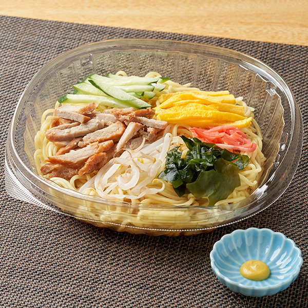 定番！特製醤油だれ　６種具材の冷し中華（税込578円）