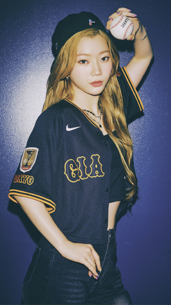 「BLACK DIAMOND SERIES2025」ソロ コラボビジュアル （C）YOMIURI GIANTS　（C）LAPONE GIRLS