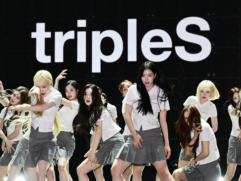 総勢“24人組”グループtripleS、最新アルバムが初動51万枚でキャリアハイ更新　MVも世界的ヒット中