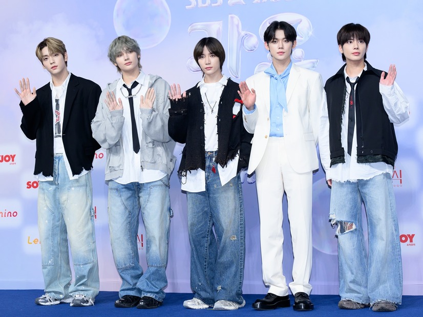 「爽やかさのお手本」と反響続々！TXT、新曲『Love Language』パフォーマンスビデオ公開