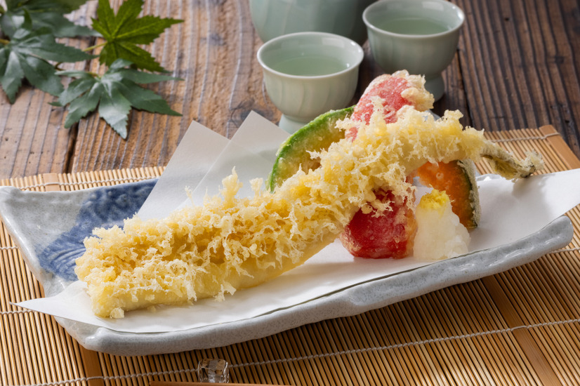活〆穴子と野菜天ぷら（単品）７９０円（税込８６９円）