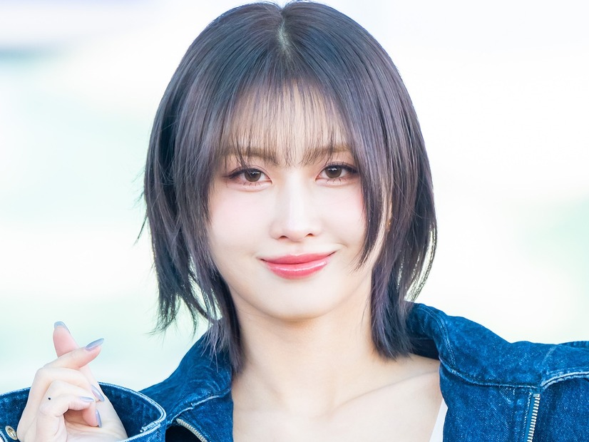 TWICE・モモ、胸元露わなドレス着て登場！ロールス・ロイスに乗る高級感溢れる姿「格が違う」【PHOTO】