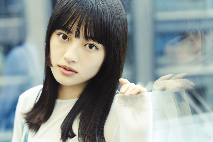 上坂樹里1st写真集『タイトル未定』（幻冬舎）　撮影：神藤剛