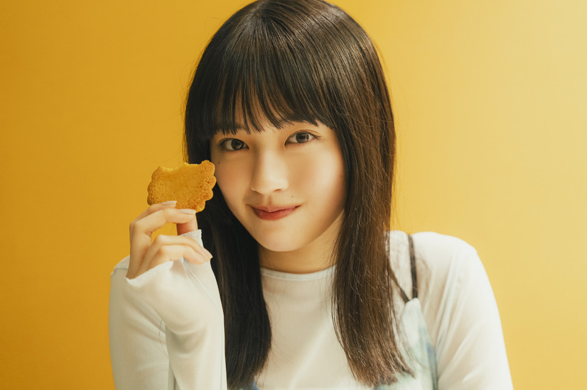 上坂樹里1st写真集『タイトル未定』（幻冬舎）　撮影：神藤剛