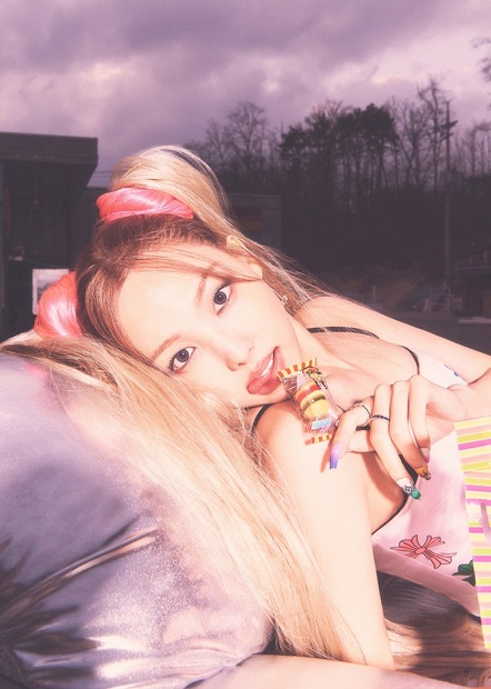 TWICE・NAYEON