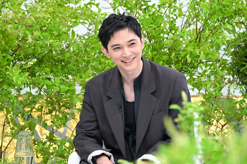 6月1日22時から放送される『日曜日の初耳学』　(C)MBS