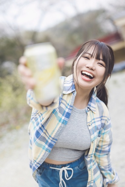 たにりか（谷梨花）153cm  1stデジタル写真集『週末ふたりキャンプ』　撮影：藤本和典