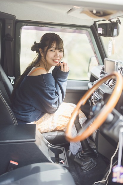 たにりか（谷梨花）153cm  1stデジタル写真集『週末ふたりキャンプ』　撮影：藤本和典